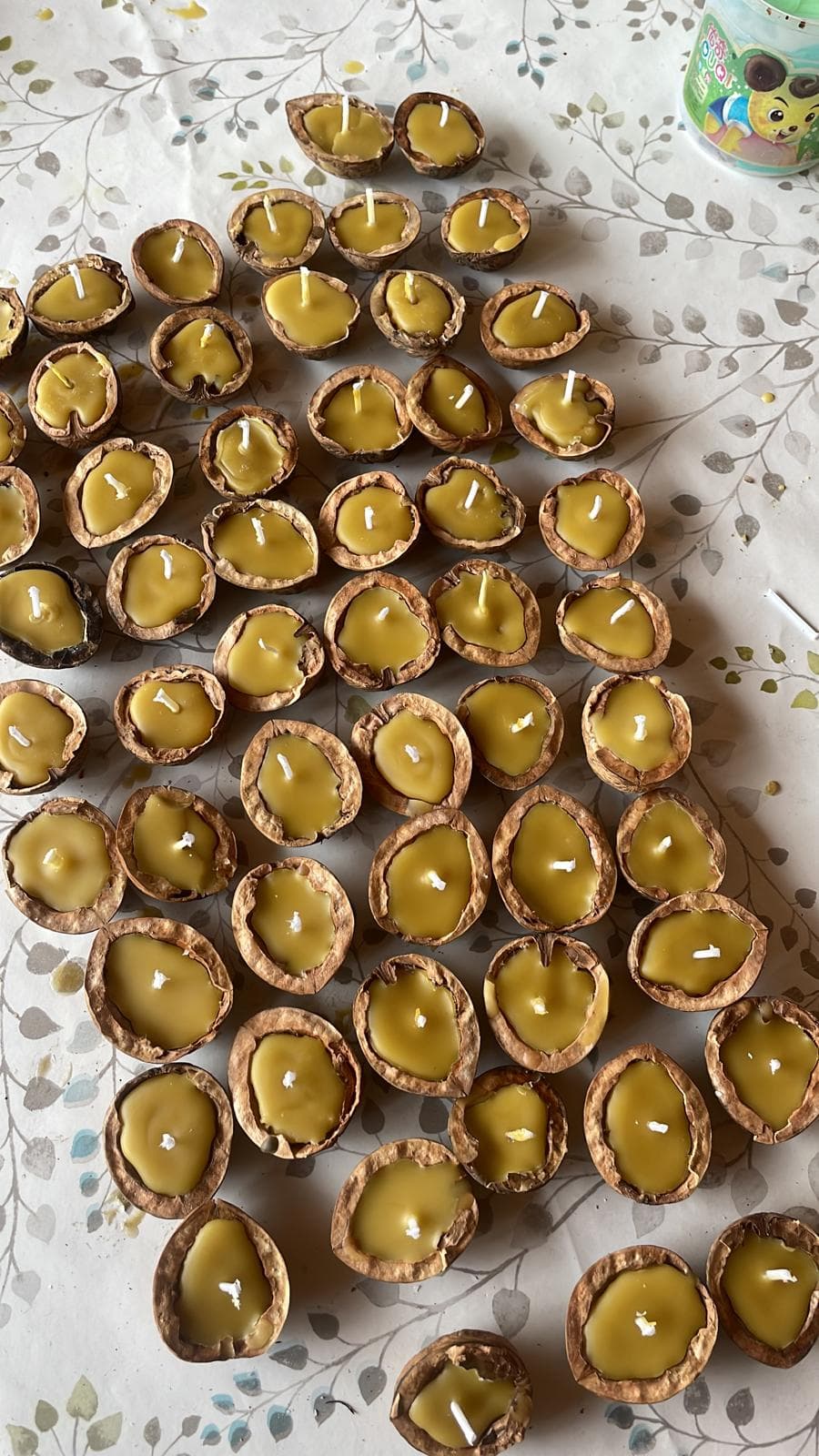 Lumânărele în coji de nucă